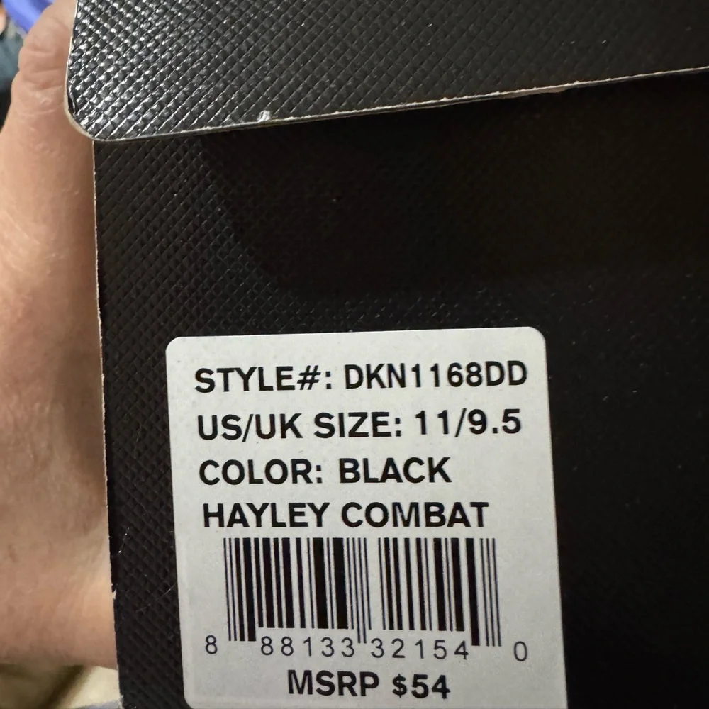 New in Box DKNY Girls Hayley Heeled Combat Boots Fall Winter Black with Silver‎